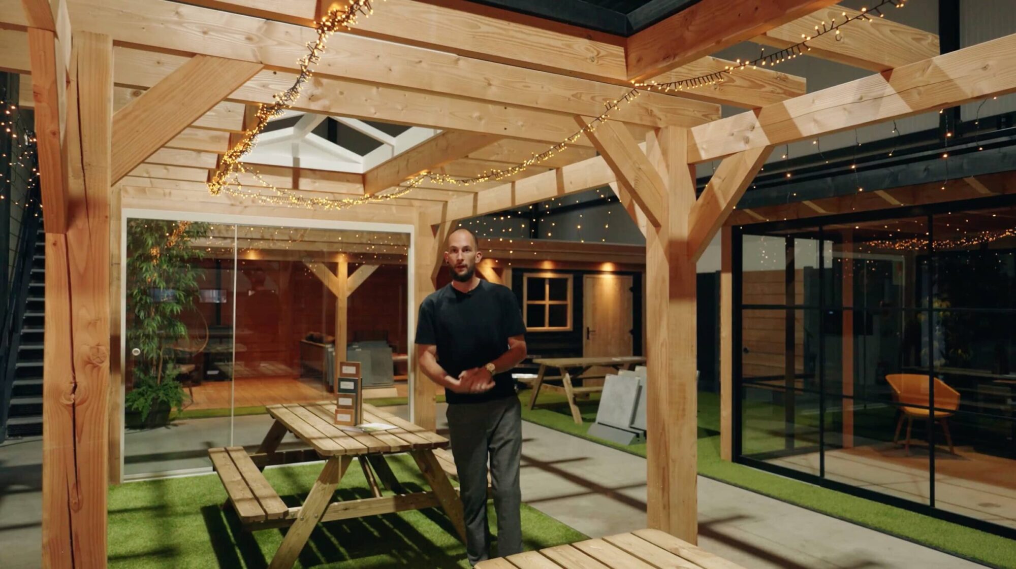 Still - PVH - Short 3